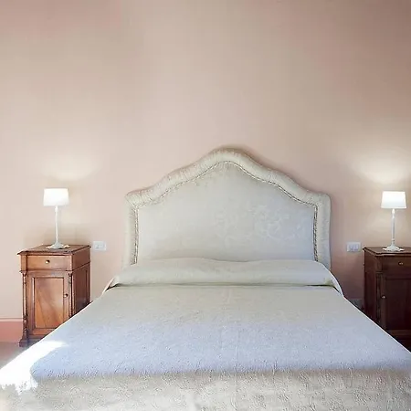 Torreorsina Holiday Sleeps 4 With Air Con Holiday home