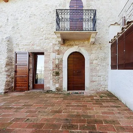 Torreorsina Holiday Sleeps 4 With Air Con Holiday home